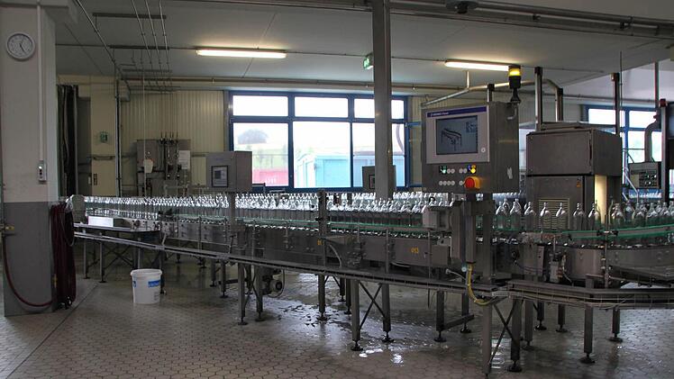 Impressionen von der Abfüllanlage der Staatlichen Mineralbrunnen AG im Werk Oberleichtersbach. Foto: Ulrike Müller