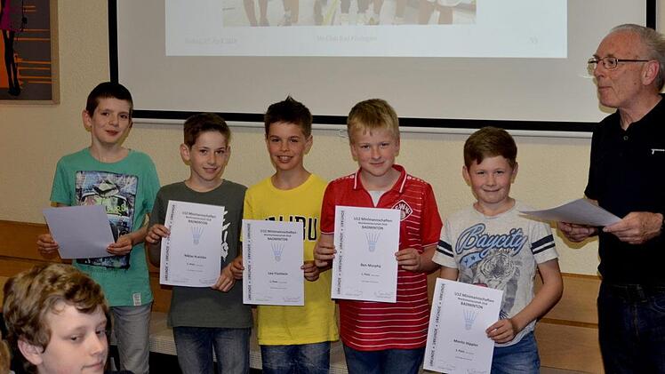 Auszeichnung U12: (von links) Frederik Ammersbach, Niklas Krambo, LeoFischlein, Ben Murphy, Moritz Hippler, Jürgen Tenschert,
