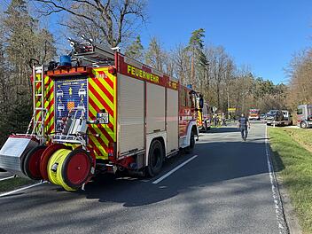 Schwerer Verkehrsunfall nach riskantem &Uuml;berholman&ouml;ver: F&uuml;nf Personen verletzt