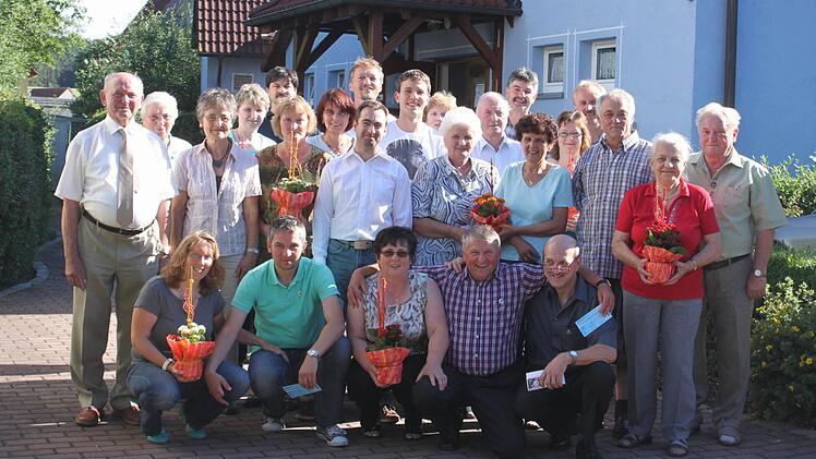 Aktuelle und ehemalige Bewirter. Im Bild fehlen Helmut und Elfriede Schierer, Marianne Dietsch, Michael Krämer und Sandra Kastl.