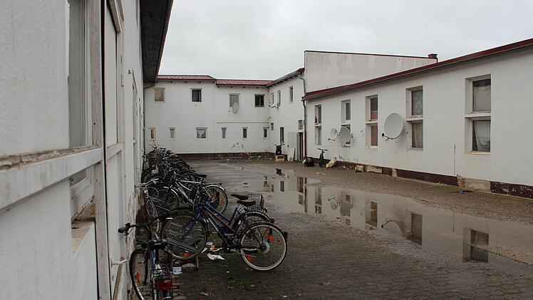 In der Gemeinschaftsunterkunft in Höchstadt leben um die 100 Flüchtlinge.  Fotos: Andreas Dorsch