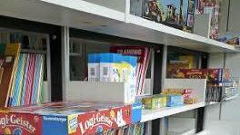 Wie Bücher aus der Bücherei können die Spiele auch ausgeliehen werden. Foto: Popp