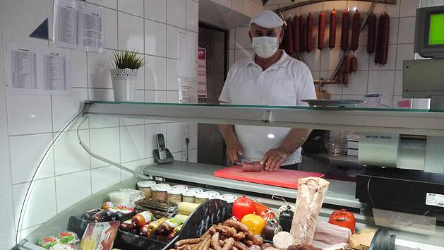 Udo Bohl steht in seinem Laden in Schorkendorf Foto: CT-Archiv/Rebecca Vogt