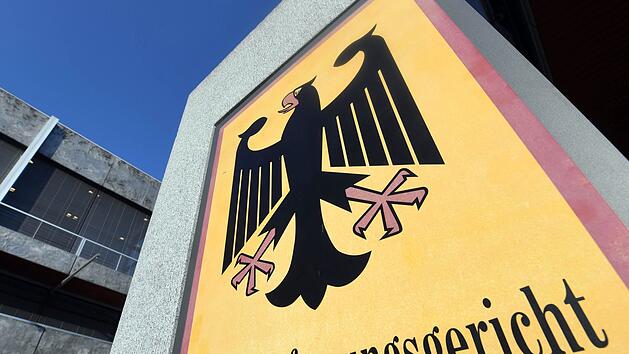 Das Bundesverfassungsgericht in Karlsruhe beanstandete am Dienstag (26.04.2022) etliche Vorschriften im Verfassungsschutzgesetz des Freistaats, das 2016 auf Bestreben der CSU grundlegend &uuml;berarbeitet worden war.