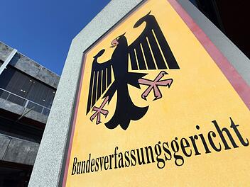 Das Bundesverfassungsgericht in Karlsruhe beanstandete am Dienstag (26.04.2022) etliche Vorschriften im Verfassungsschutzgesetz des Freistaats, das 2016 auf Bestreben der CSU grundlegend überarbeitet worden war.