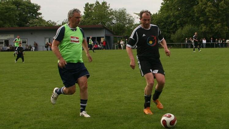 Bayerische-Fußball-Klerus-Auswahl vs. Promi-Mannschaft Münnerstadt - 2.6.2013 Münnerstadt