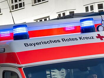 Unfall in Kronach nach Missachtung der Vorfahrt - Autofahrer verletzt