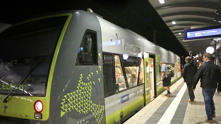 Begehrtes Verkehrsmittel: Der Pendelzug zwischen Ebern und Bamberg. Foto: Barbara Herbst