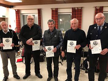Geehrt: Dieter Jung für 60 Jahre Mitgliedschaft, Günther Koch , Edgar Hildmann, Norbert Schaab und Edgar Martin für jeweils 50 Jahre. Fotos: Evelyn Schneider