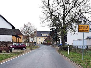 Auf der Ortsdurchfahrt von Kairlindach könnte eine Tempo-30-Zone entstehen. Foto: Richard Sänger