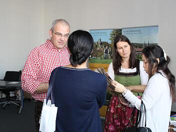 Hanngörg Zimmermann und Christiane Meyer in Vor-Corona-Zeiten bei einem gemeinsamen Termin mit Gästen