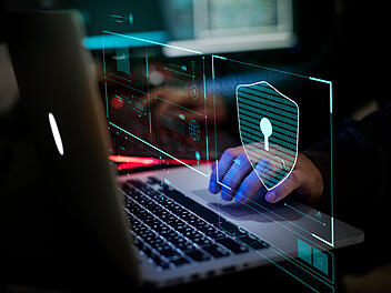 Hacker, Cyberangriff, Heimnetzwerk