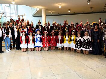 Narren im Landratsamt Bamberg: Faschingsvereine übernehmen das Kommando