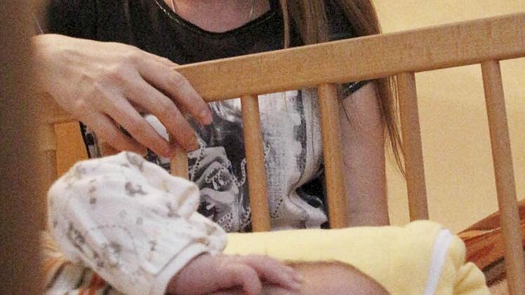 Liia (30) freut sich, dass es ihrer Neugeborenen und dem Rest ihrer Familie gutgeht. Fotos: Josef Hofbauer/privat