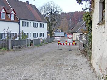 In Höfles wird zurzeit das Unterste zuoberst gekehrt. Das soll aber gar nicht so teuer werden für die Einwohner. Foto: Malbrich
