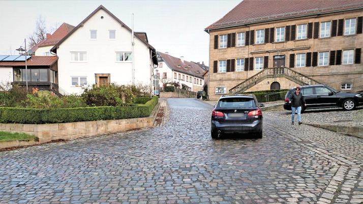 Das Pflaster - im Bild die Kulmbacher Straße - beschäftigt den Gemeinderat seit langem.  Foto: Archiv/Reißaus