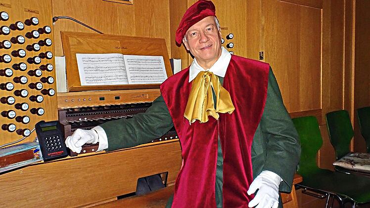 Gioacchino Rossini alias Burkhard Ascherl an der Schuke-Orgel der Herz-Jesu-Kirche Brigitte Ascherl