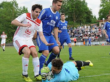 Rettete seiner Mannschaft das wertvolle Unentschieden gegen Gerolzhofen: Münnerstadts Keeper Patrick Balling.ssp