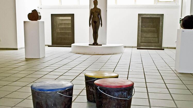 Matthias Dämpfle: Betoneimer (im Vordergrund)Foto: Jochen Berger