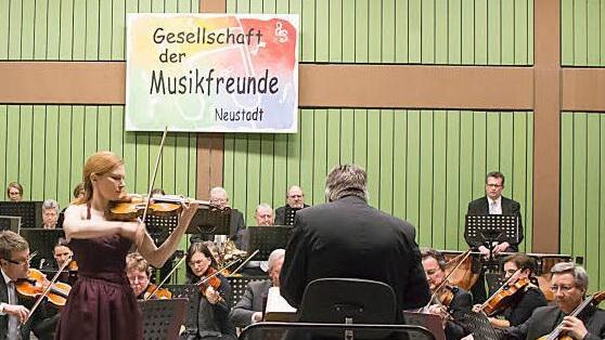 Impressionen vom Sinfoniekonzert der "Musikfreunde Neustadt" in der Mehrzweckhalle Heubischer Straße.Foto: Albert Höchstädter