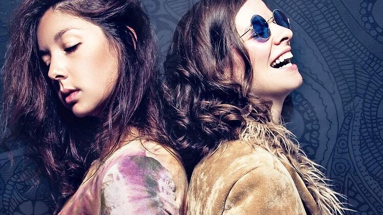 Zwei Seiten der Janis Joplin: Elena Weber (l.) und Sybille Kreß, zu sehen am 6. April 2018 Foto: Nora Bieker