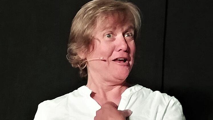 Stefanie Posse (56) erinnerte sich beim Aufräumen ihres Kellers an Jugendzeiten Foto: von Dobschütz