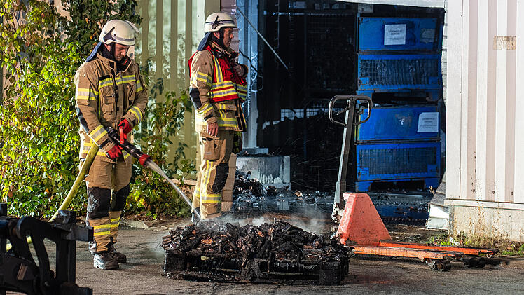 Bamberg: Brand in Wertstoffhof - Feuerwehr schildert Problematik