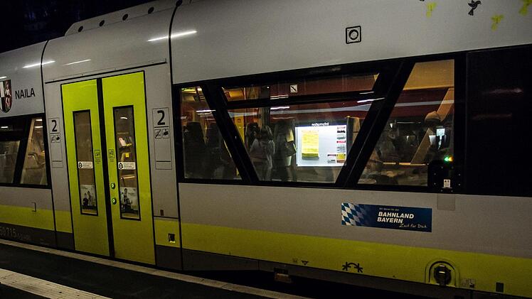 Reichlich Durcheinander verursacht der Warnstreik auch in Coburg. "In der Region Bayern wurde der Bahnbetrieb vorübergehend eingestellt", war auf der DB-App zu lesen. Die Agilis-Züge verkehrten zumindest auf der Strecke zwischen Bad Rodach und Coburg.Foto: Jochen Berger