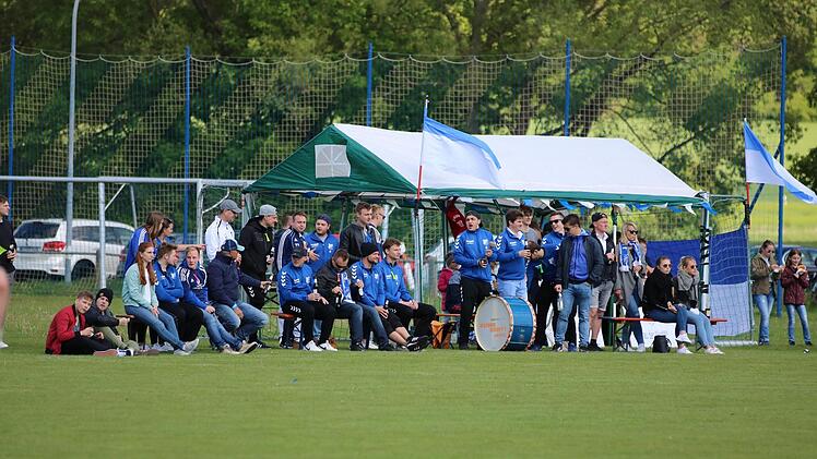 Seinen Fanclub hatte der FC Westheim mobilisiert, um die Meisterschaft in der Kreisliga klarzumachen. Es brachte nichts.S. Schmitt