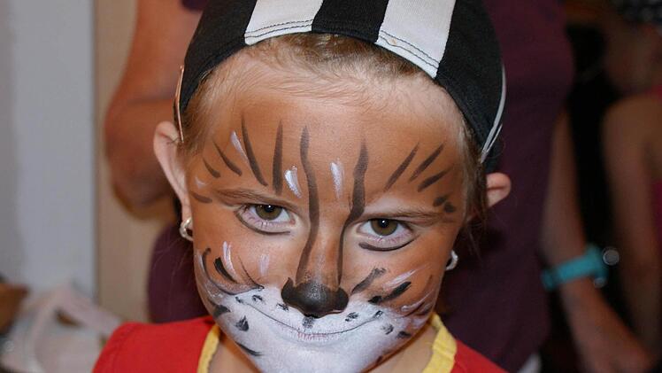 Anna Baumgärtner als Wolfskind Foto: Stefanie Karl