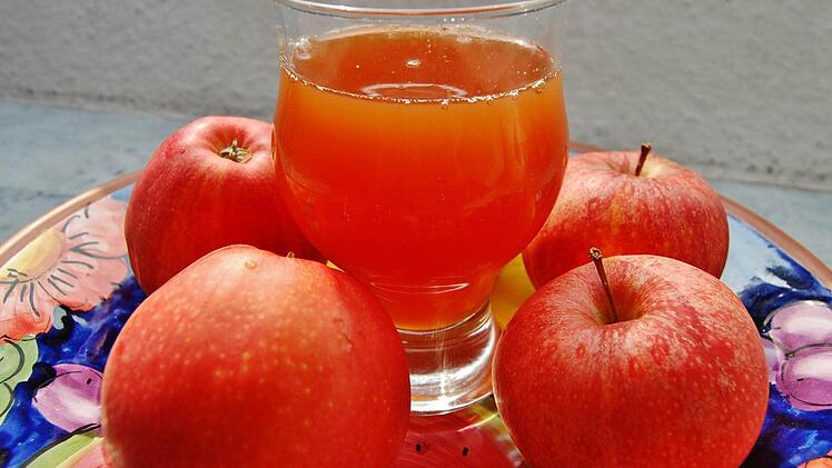 Dieser naturtrübe Apfelsaft lag am Morgen noch als Apfel unter seinem Baum.