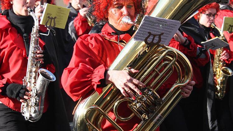 Eindrücke vom Faschingszug in Steinach.  Foto: Robert Huger