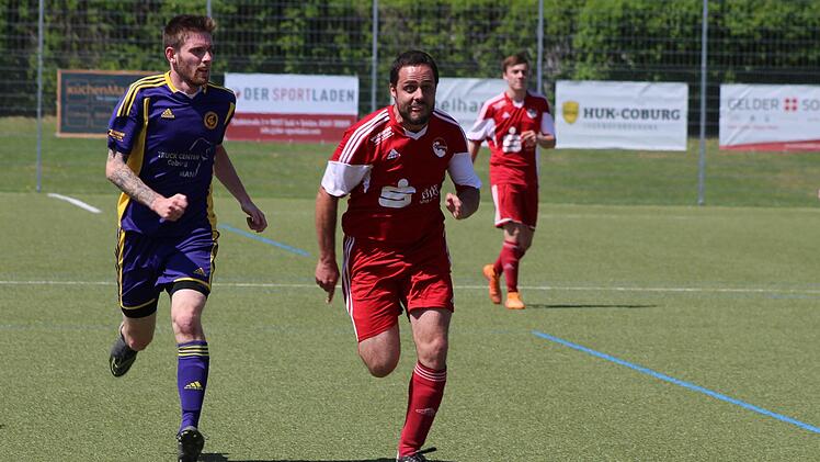 Erik Vetter und der FC Coburg II haben den Klassenerhalt wieder im Blick.  Foto: Hartmut Guhling
