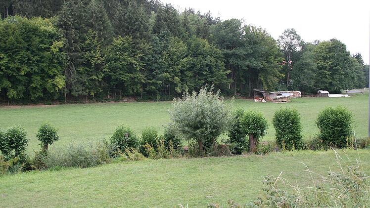 Erneut nicht einverstanden mit den geplanten Schutzzonen für den kompletten Talkessel der Wasserschutzgebietsausweisung Oberthulba erklärte sich der Gemeinderat Burkardroth.Gabriele Sell