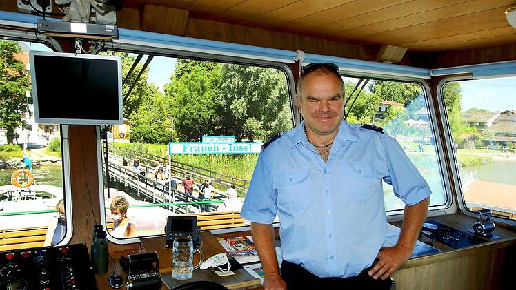 Jörg Bedau an seinem Arbeitsplatz auf der MS Edeltraud. Foto: Monika Limmer