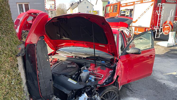 Vorfahrt missachtet! Verkehrsunfall in Naila