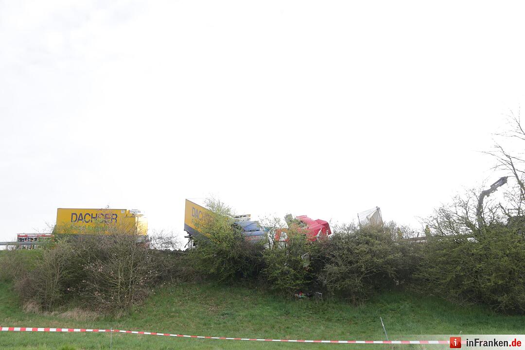 Lkw-Unfall auf A3: Vollsperrung