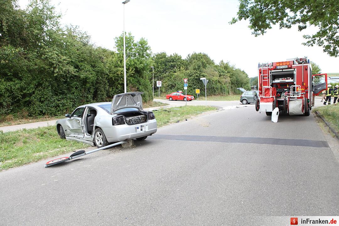 Unfallserie mit sieben schwerverletzten Personen innerhalb von einer Stunde