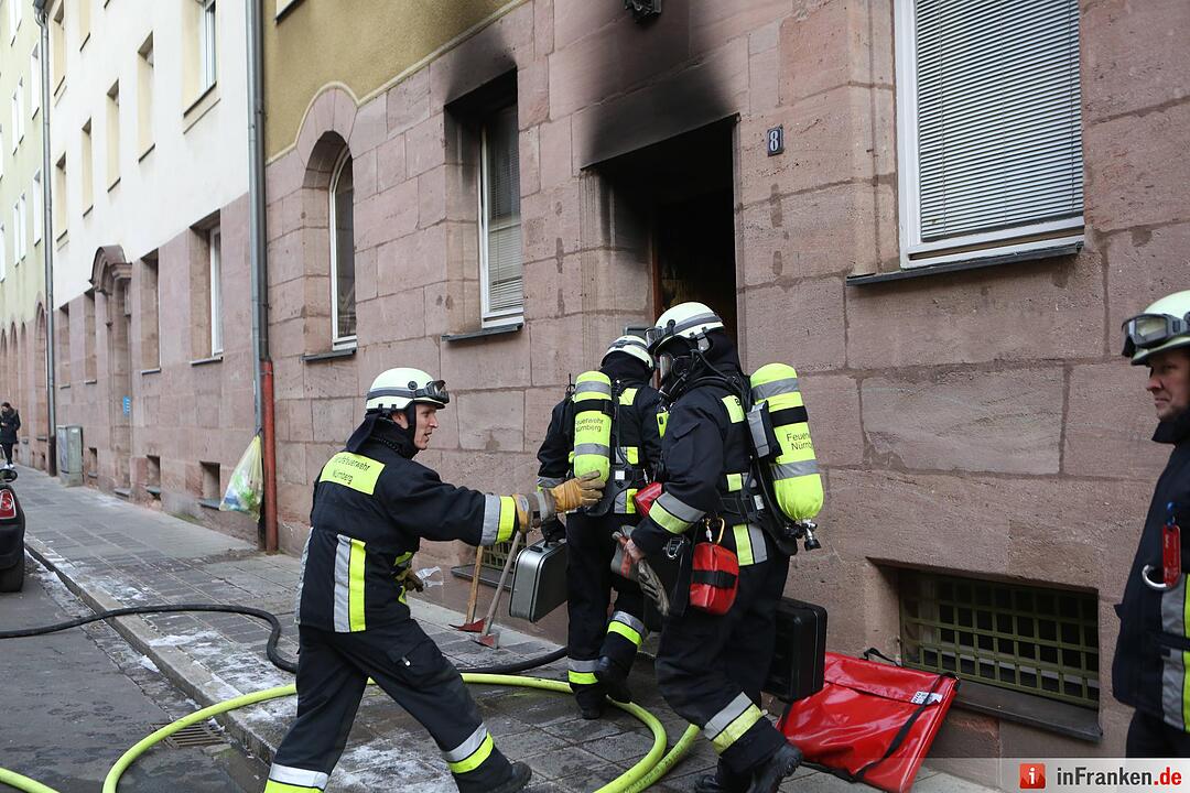 Mehrfamilienhaus in Nürnberg brennt