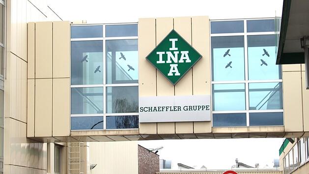 Auch im Schaeffler-Werk in H&ouml;chstadt fragt sich die Belegschaft, ob der eigene Standort vom geplanten Stellenabbau betroffen sein wird. Archivfoto: Christian Bauriedel