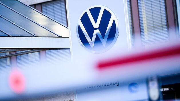 Keine Werksschlie&szlig;ungen aber massiver Stellenabbau bei VW? IG Metall und Vorstand verk&uuml;nden Einigung