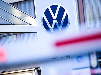 Keine Werksschließungen aber massiver Stellenabbau bei VW? IG Metall und Vorstand verkünden Einigung