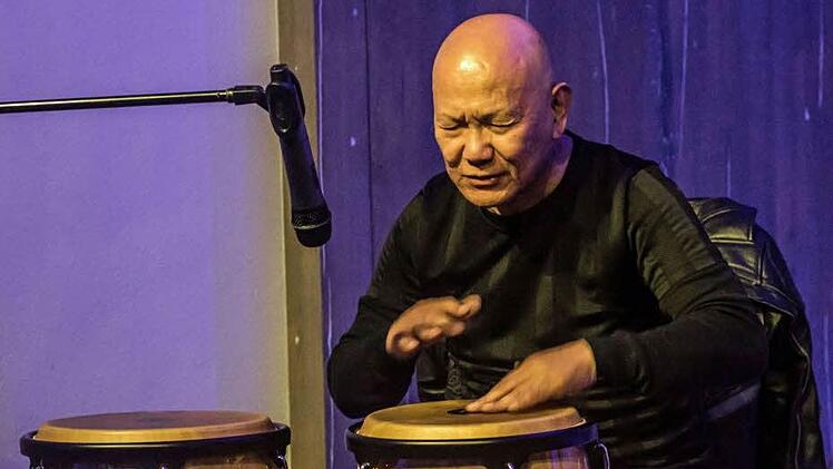 Impressionen von der Coburger Jazz-Nacht: Nippy Noya an den CongasFoto: Jochen Berger