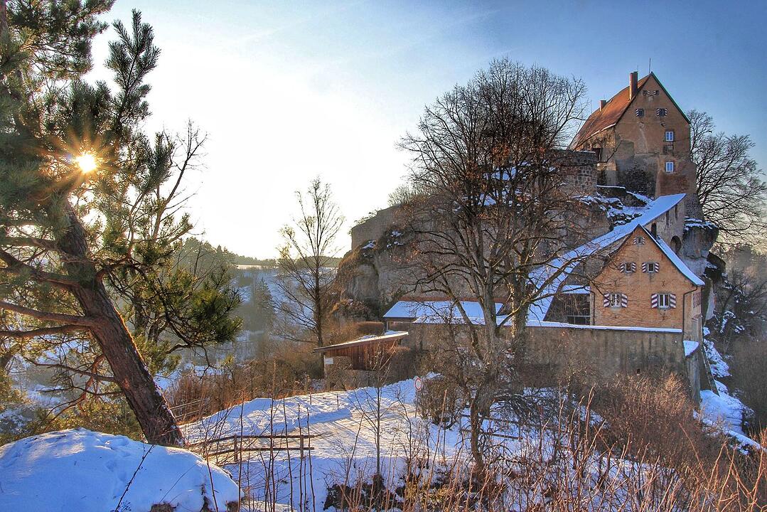 Blick auf die Burg Potterstein. Foto: almaze/infrankenpix
