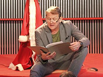 Florian Walter liest Weihnachtliches.