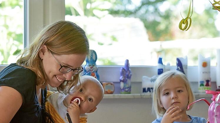 Gezielt kann man im Landkreis Forchheim jungen Familien in Not über eine Stiftung helfen. Foto: Caritas