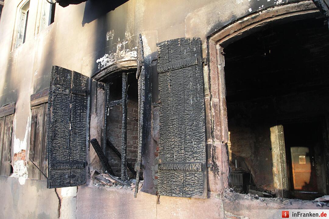 Ehemaliges Zollhaus in Nürnberg abgebrannt