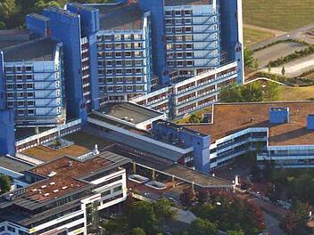Am Klinikum Bamberg bleibt die Corona-Lage angespannt.