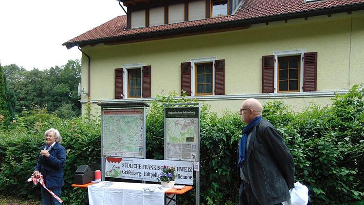 Regine Bleckmann und Jürgen Offermann erzählen von der Entstehung. Foto: Petra Malbrich