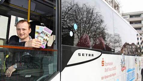 Frank Müller und seine Kollegen bringen die Passagiere per Freizeitbus sicher an ihre Ziele.  Foto: Edgar Bartl